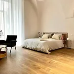 La Finestra Su Chiaia