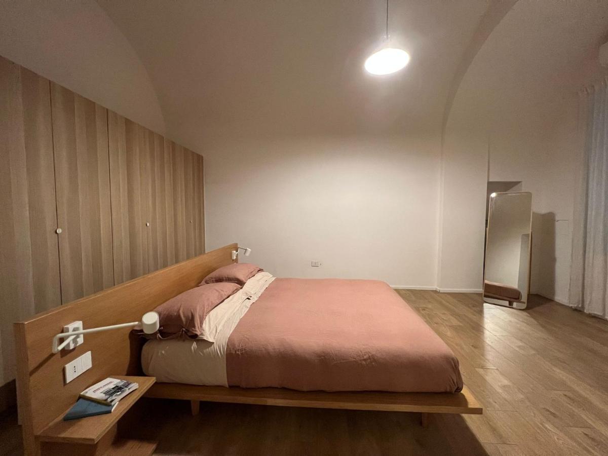 La Finestra Su Chiaia