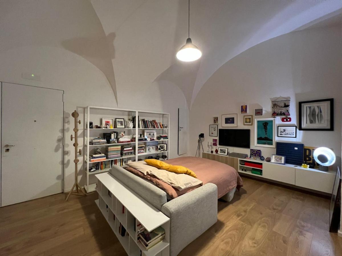 La Finestra Su Chiaia *